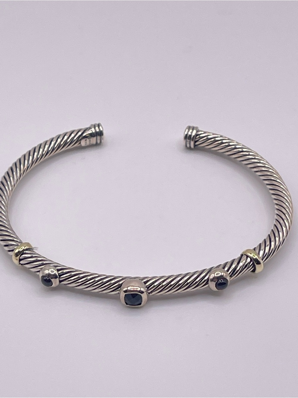 David Yurman 3mm Renaissance Bracelet with Gold, Black Onyx, and Garnet - Picture 9 of 12